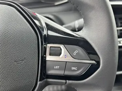 Photo 66 Peugeot 208  PureTech 75 S&S BVM5