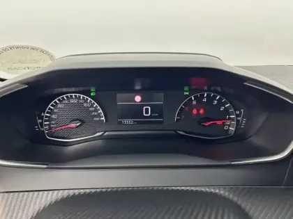 Photo 56 Peugeot 208  PureTech 75 S&S BVM5