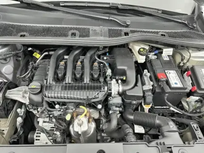 Photo 73 Peugeot 208  PureTech 75 S&S BVM5