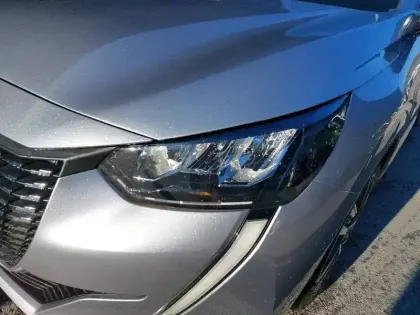 Photo 35 Peugeot 208  PureTech 75 S&S BVM5