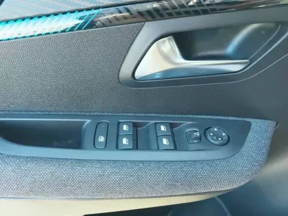 Photo 14 Peugeot 208  PureTech 75 S&S BVM5