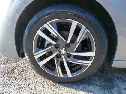 Photo 12 Peugeot 208  PureTech 75 S&S BVM5