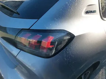 Photo 16 Peugeot 208  PureTech 75 S&S BVM5