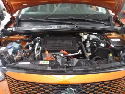 Photo 14 Peugeot 2008  e- 136ch Allure