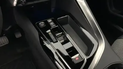 Photo 22 Peugeot 3008  Hybrid 136 e-DCS6 Allure Pack