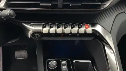 Photo 12 Peugeot 3008  Hybrid 136 e-DCS6 Allure Pack