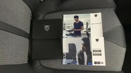 Photo 15 Peugeot 3008  Hybrid 136 e-DCS6 Allure Pack