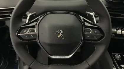Photo 19 Peugeot 3008  Hybrid 136 e-DCS6 Allure Pack