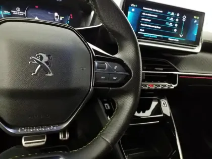 Photo 19 Peugeot 208  Electrique 50 kWh 136ch GT