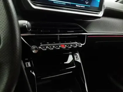 Photo 17 Peugeot 208  Electrique 50 kWh 136ch GT