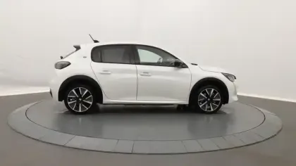 Photo 5 Peugeot 208  Electrique 50 kWh 136ch GT