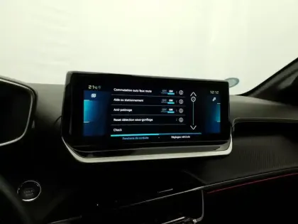 Photo 10 Peugeot 208  Electrique 50 kWh 136ch GT