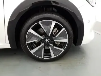 Photo 14 Peugeot 208  Electrique 50 kWh 136ch GT