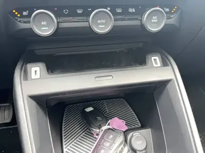 Photo 8 Citroën C4 e- X 136 ch Automatique