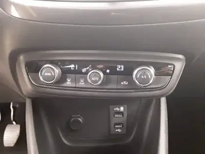 Photo 15 Opel Crossland X  1.2 Turbo 110 ch