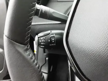 Photo 13 Peugeot 2008  PureTech 100 S&S BVM6