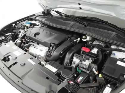 Photo 36 Peugeot 308  PHEV 180 e-EAT8