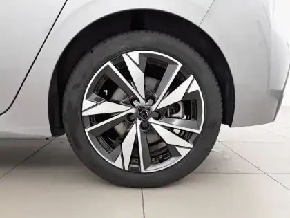 Photo 30 Peugeot 308  PHEV 180 e-EAT8