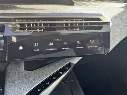 Photo 18 Peugeot 5008  Electrique 73 kWh 210 ch