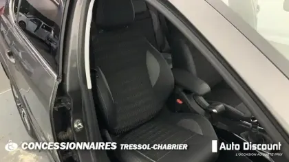 Photo 8 Peugeot 2008  PureTech 130ch S&S BVM6 Allure