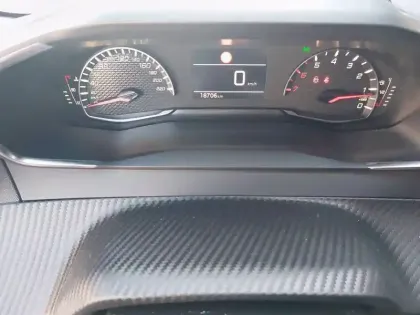 Photo 29 Peugeot 208  PureTech 75 S&S BVM5