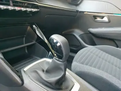 Photo 33 Peugeot 208  PureTech 75 S&S BVM5