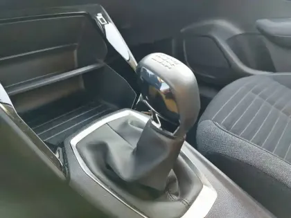 Photo 33 Peugeot 208  PureTech 75 S&S BVM5