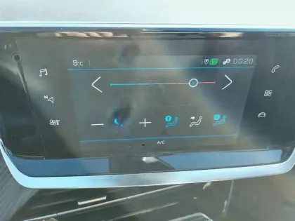 Photo 37 Peugeot 208  PureTech 75 S&S BVM5