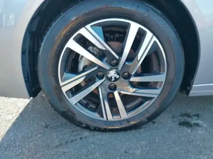 Photo 12 Peugeot 208  PureTech 75 S&S BVM5