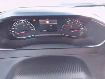 Photo 9 Peugeot 208  PureTech 75 S&S BVM5