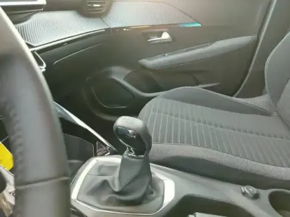 Photo 13 Peugeot 208  PureTech 75 S&S BVM5