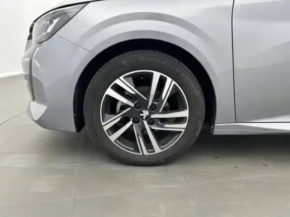 Photo 32 Peugeot 208  PureTech 75 S&S BVM5