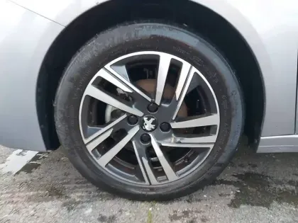 Photo 12 Peugeot 208  PureTech 75 S&S BVM5