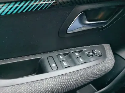 Photo 38 Peugeot 208  PureTech 75 S&S BVM5