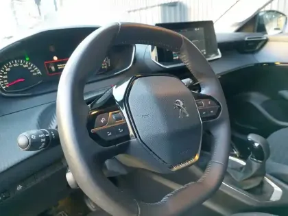 Photo 8 Peugeot 208  PureTech 75 S&S BVM5