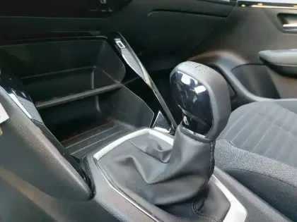 Photo 33 Peugeot 208  PureTech 75 S&S BVM5