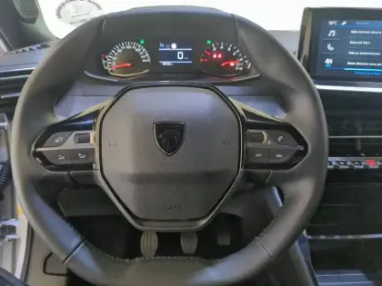 Photo 18 Peugeot 2008  PureTech 100 S&S BVM6