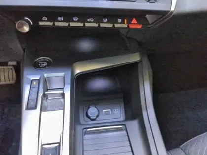 Photo 35 Peugeot 308  PHEV 180 e-EAT8