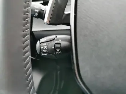 Photo 38 Peugeot 208  Hybrid 100 e-DCS6