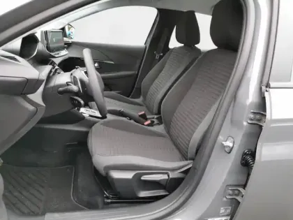 Photo 30 Peugeot 208  Hybrid 100 e-DCS6