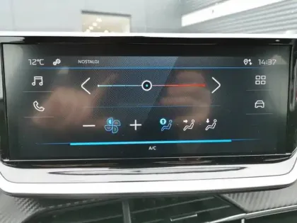 Photo 39 Peugeot 208  Hybrid 100 e-DCS6