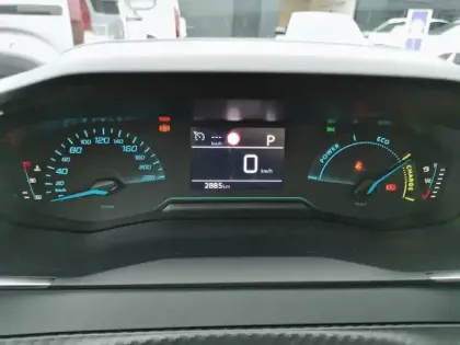 Photo 29 Peugeot 208  Hybrid 100 e-DCS6