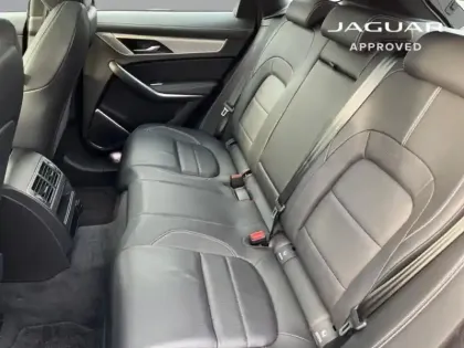 Photo 13 Jaguar F-Pace  P400e Plug-in-Hybrid R-Dynamic SE BVA8 AWD