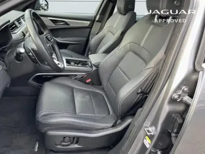 Photo 10 Jaguar F-Pace  P400e Plug-in-Hybrid R-Dynamic SE BVA8 AWD