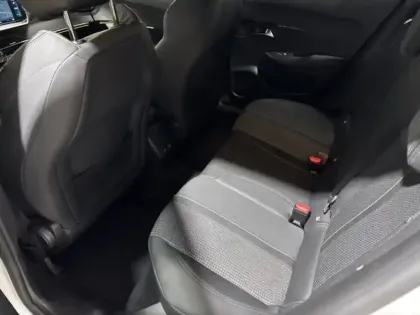 Photo 11 Peugeot 2008  1.2 PureTech 130ch S&S GT