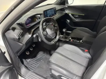 Photo 12 Peugeot 2008  1.2 PureTech 130ch S&S GT