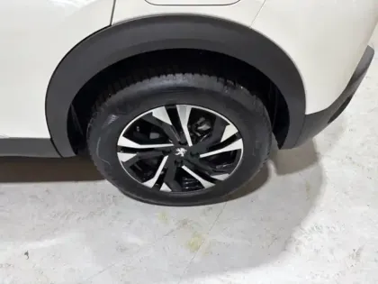 Photo 8 Peugeot 2008  1.2 PureTech 130ch S&S GT