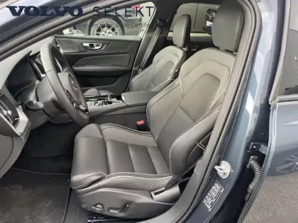 Photo 32 Volvo V60  T6 AWD Hybride Rechargeable 253 ch + 145 ch Geartronic 8