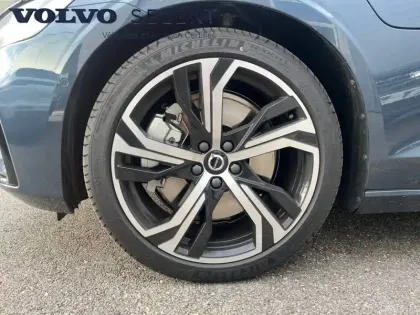 Photo 70 Volvo V60  T6 AWD Hybride Rechargeable 253 ch + 145 ch Geartronic 8