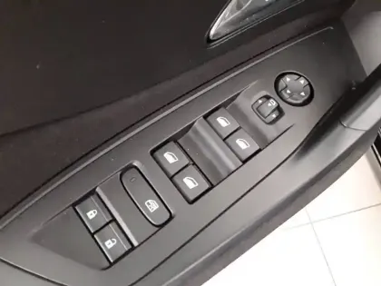 Photo 30 Peugeot 308  PHEV 180 e-EAT8